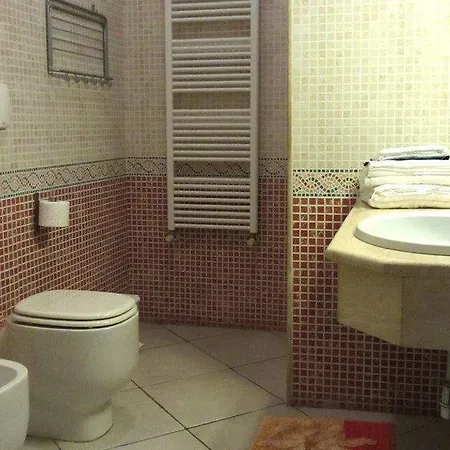 Excelsior Apartment *